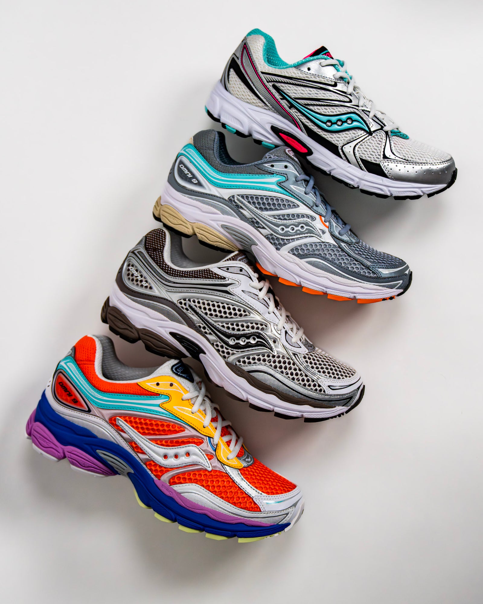 SAUCONY
