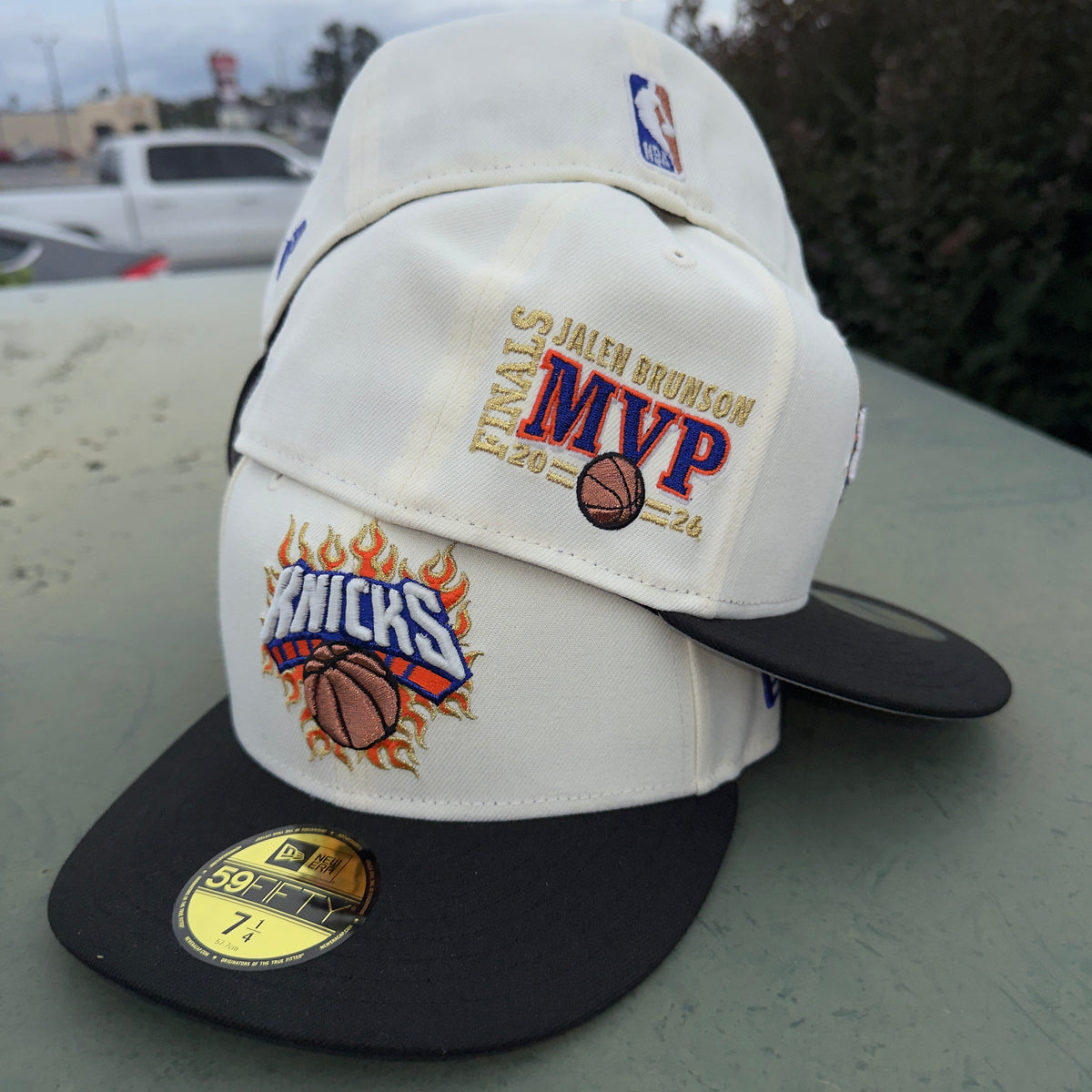 New York Knicks Flames MVP Jalen New Era 59FIFTY Fitted – Chrome / Black / Chrome UV