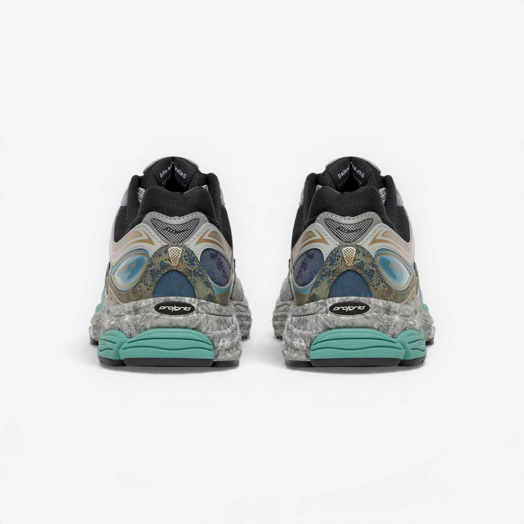 METRO Saucony Daikanyama ProGrid Omni 9 sneakers in Owl Multi colorway showing rear view with textured midsole