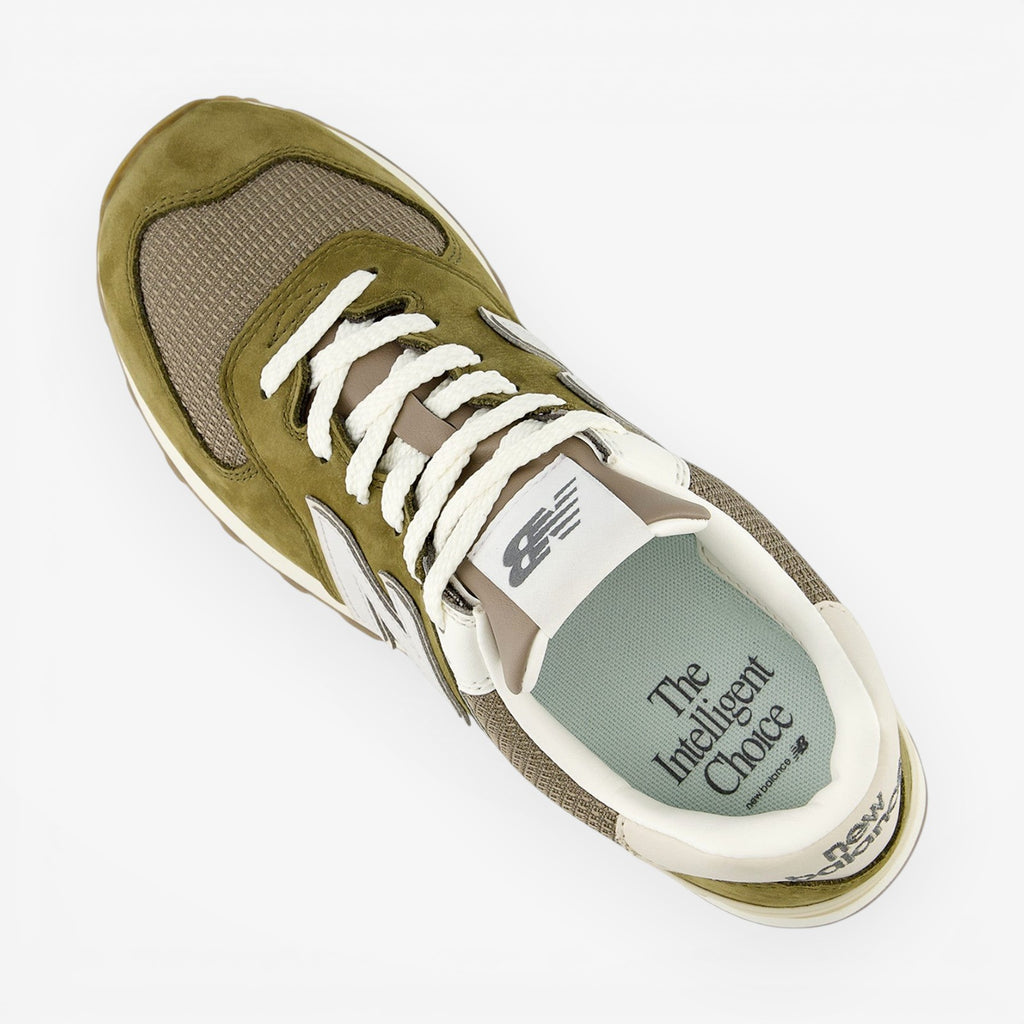 New Balance 574 – Calcium / Dark Silver Metallic