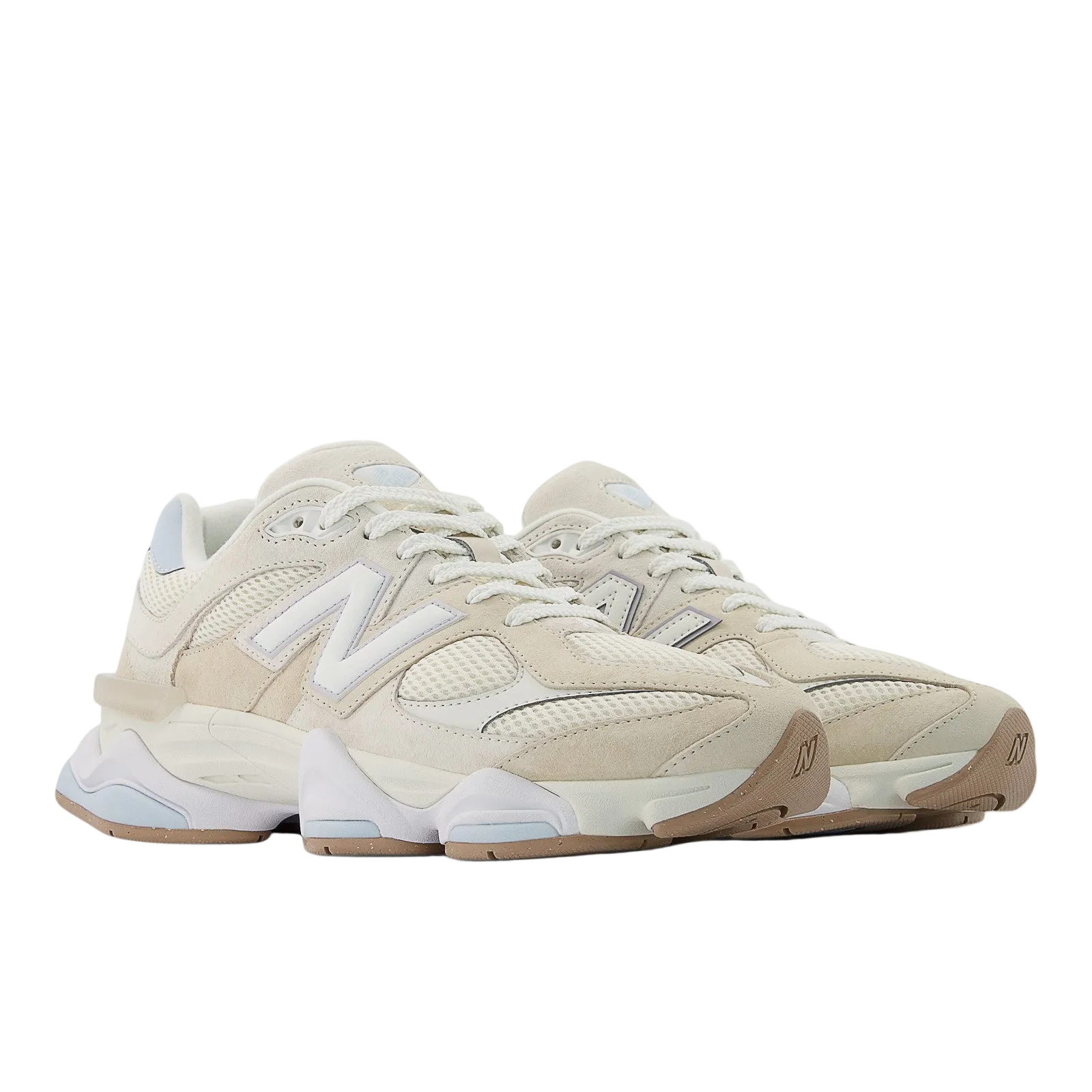 Beige New Balance sneakers with mesh and suede details, ideal footwear for sneaker enthusiasts.