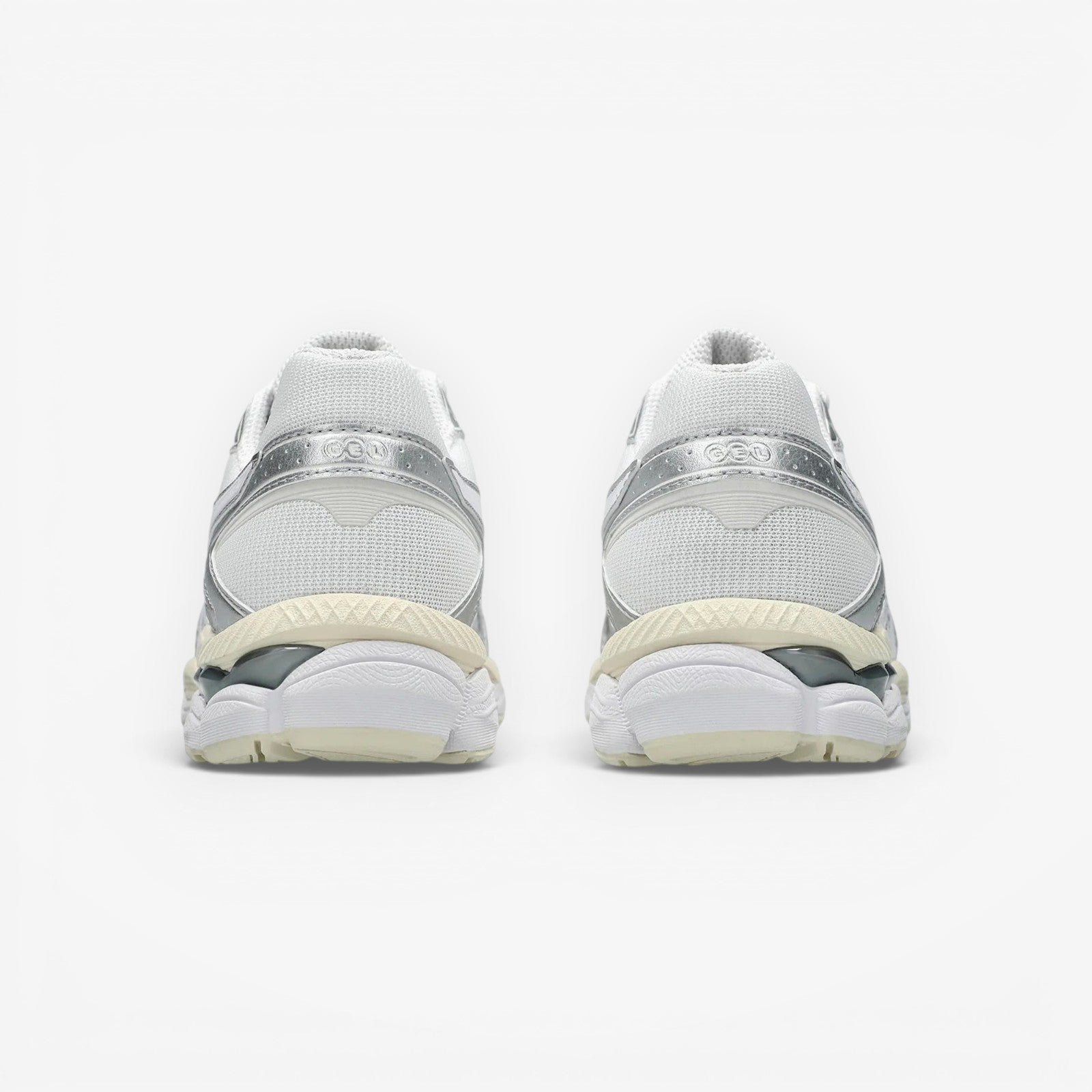 METRO ASICS GEL-Cumulus 16 white and silver mesh and synthetic overlay running shoes