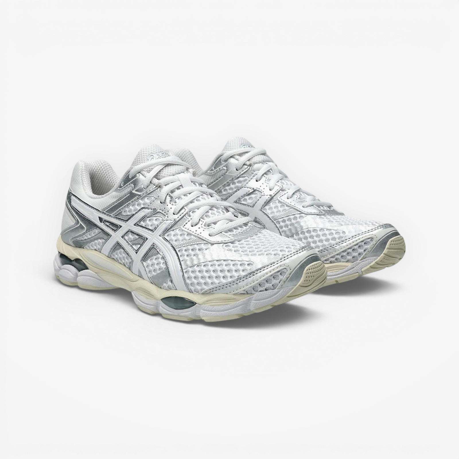 METRO ASICS GEL-Cumulus 16 white and silver mesh running shoes with synthetic overlays and GEL cushioning.