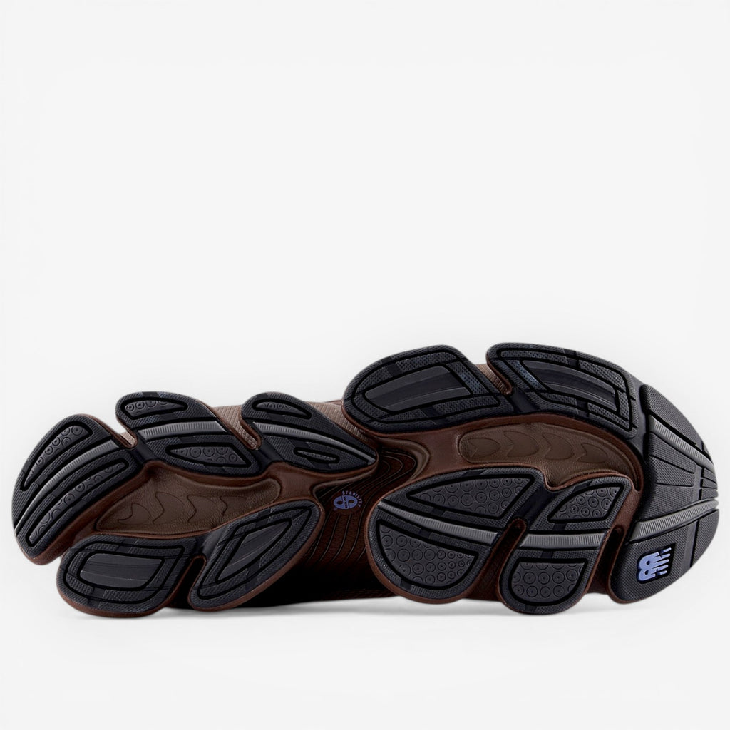 METRO New Balance 2000 Pumpernickel brown mesh sneakers with blue cushioning and reflective accents.
