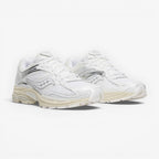 METRO Saucony ProGrid Omni 9 OG sneaker in white and eggshell with breathable mesh and metallic synthetic overlays.